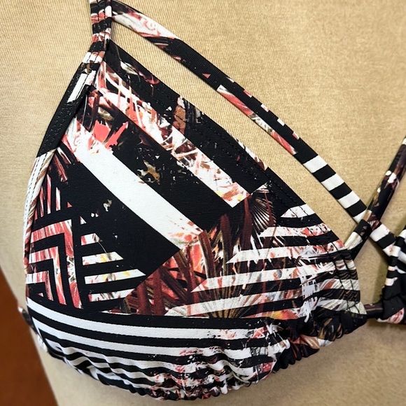 Express Bikini Top Swim Black Print Triangle Swimsuit S Small New - Picture 3 of 5